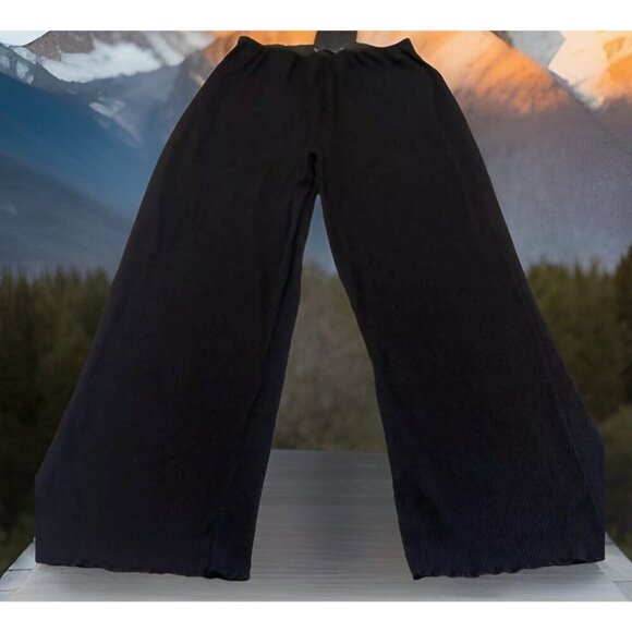 Women’s Urban Outfitters Black Relaxed Knit Pants Wide Leg Resort Size Medium - Picture 1 of 2